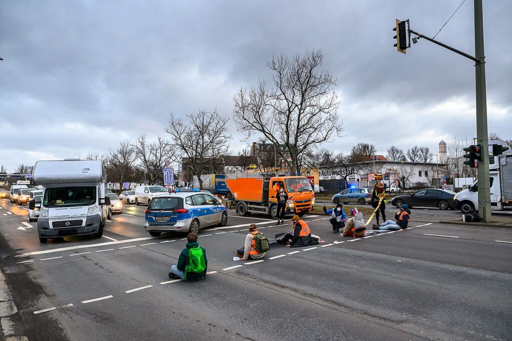 +++ Klima-Kleber wollen Wiesbaden und Mainz lahmlegen +++